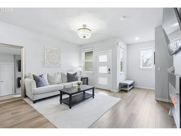 7950 SE BUTTERNUT CREEK PKWY, Hillsboro, OR 97123