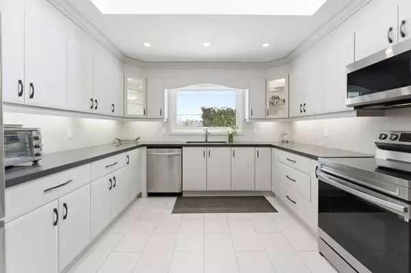 Toronto E07, ON M1S 2K7,53 Stubbswood SQ