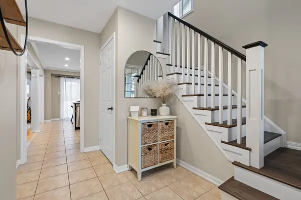 19 Bird ST, Barrie, ON L4N 0X4