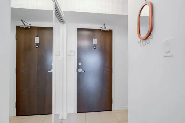 9 George ST #1503, Brampton, ON L6X 0T6