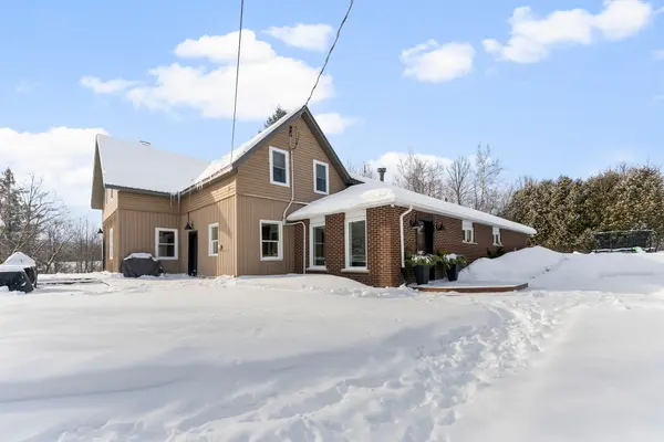 1724B Kohlsmith RD, Whitewater Region, ON K0J 1K0