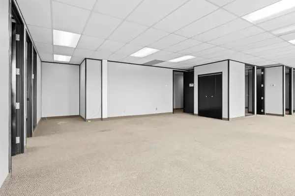 1827 Woodward DR #302, Belair Park - Copeland Park And Area, ON K2C 0P9