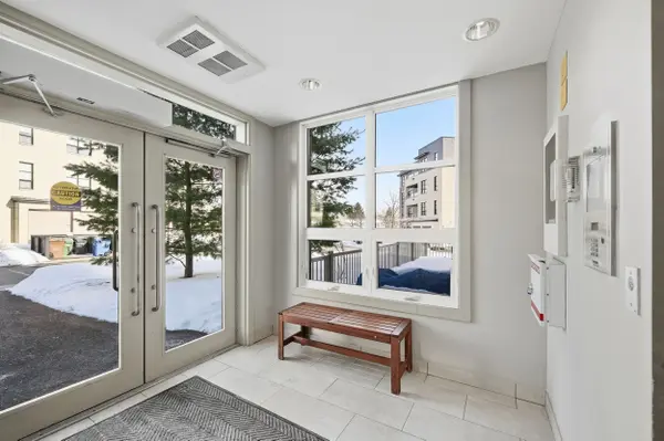 215 Titanium Private #404, Orleans - Convent Glen And Area, ON K1C 0B7