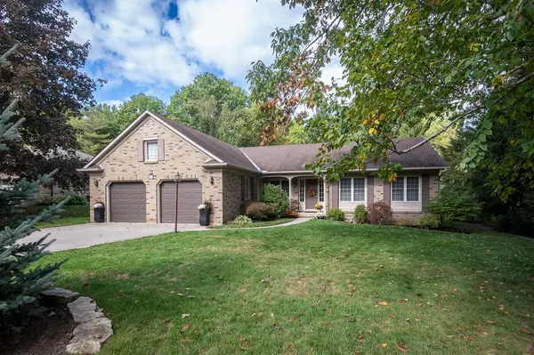 56 Acredale DR,  Hamilton,  ON L0R 1H2