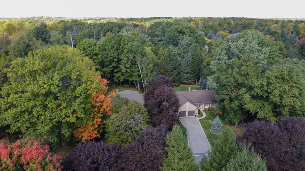 56 Acredale DR, Hamilton, ON L0R 1H2