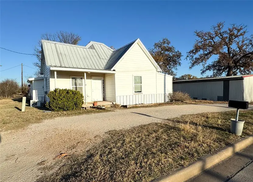 705 Avenue A, Cisco, TX 76437