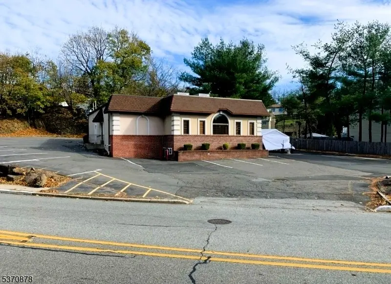 223 New St, Woodland Park, NJ 07424