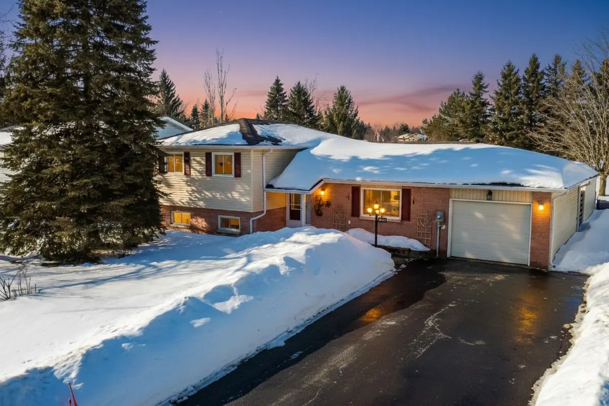 2246 Richardson ST, Innisfil, ON L9S 1G5