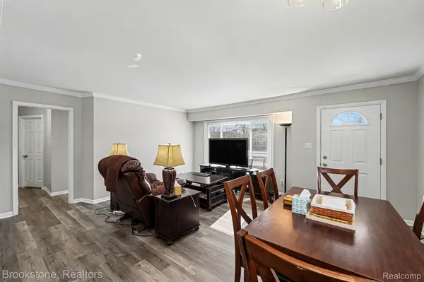 29646 Robert DR, Livonia, MI 48150