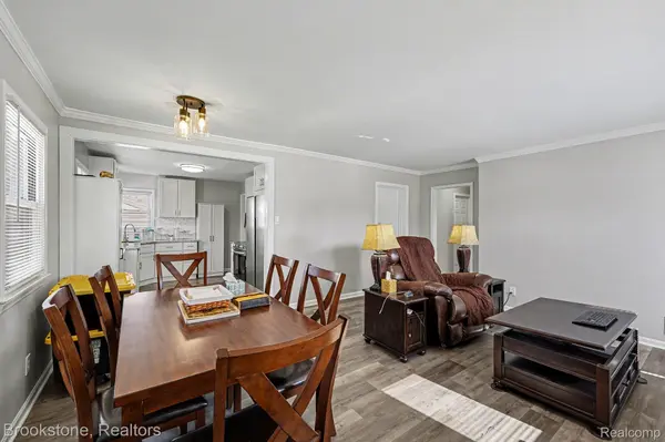 29646 Robert DR, Livonia, MI 48150