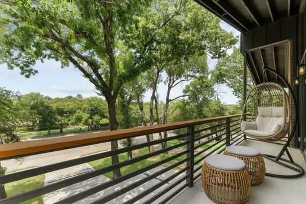 Dallas, TX 75211,3110 W Jefferson Boulevard