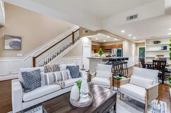 5055 Addison Circle #422, Addison, TX 75001