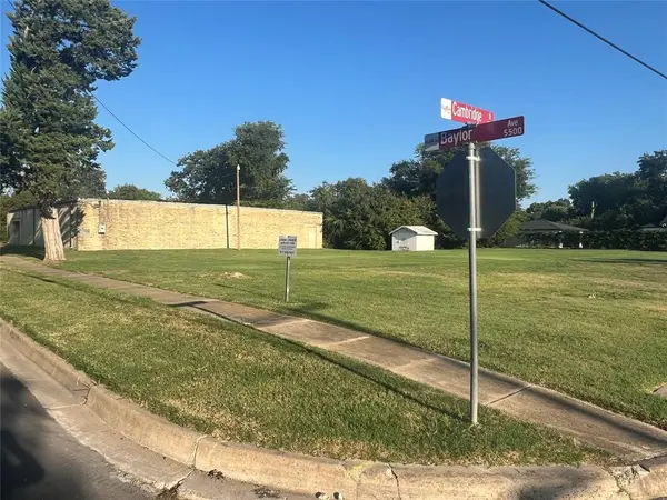 5550 Baylor Avenue, River Oaks, TX 76114