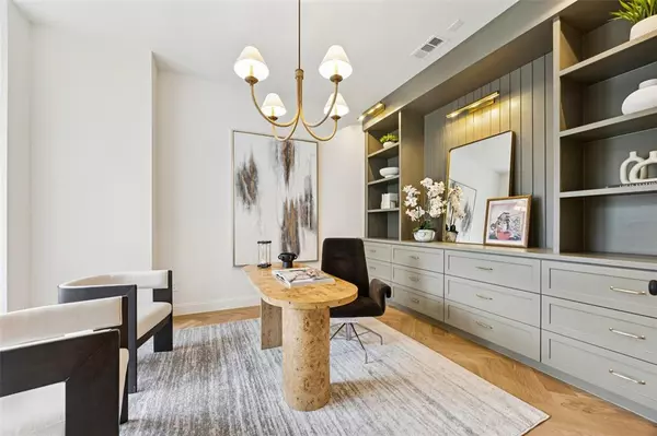 Dallas, TX 75214,6860 Southridge Drive