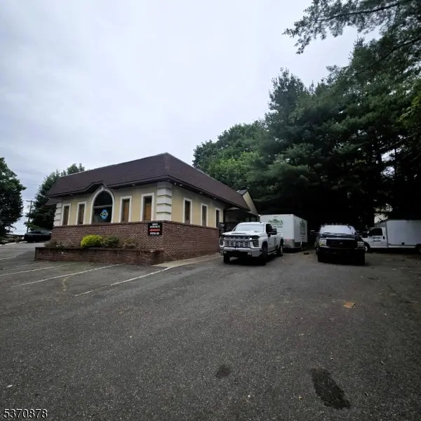 223 New St, Woodland Park, NJ 07424