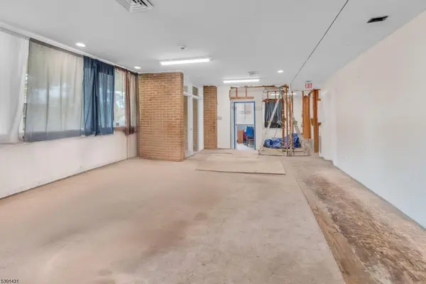 86 88chancellor Ave, Newark City, NJ 07112