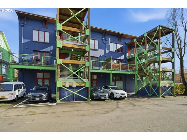 Portland, OR 97212,325 NE GRAHAM ST #6