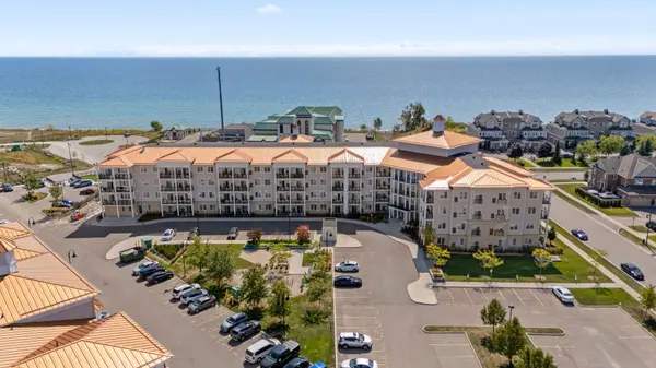 50 Lakebreeze DR #106, Clarington, ON L1B 0V9