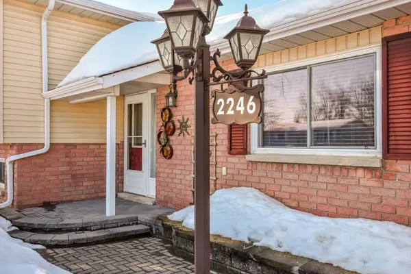 2246 Richardson ST, Innisfil, ON L9S 1G5