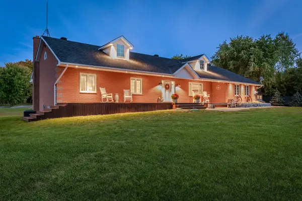 250 Denney DR, Essa, ON L3W 0T8