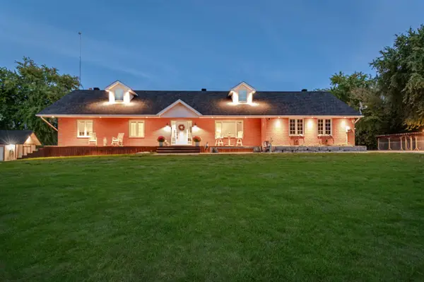 250 Denney DR, Essa, ON L3W 0T8