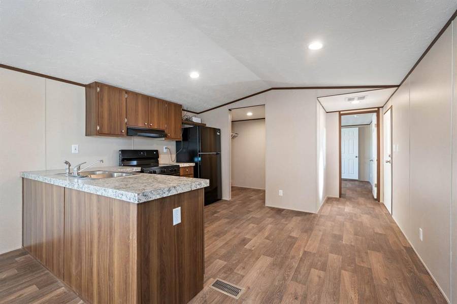 703 Sun Land Circle, Dawson, TX 76639