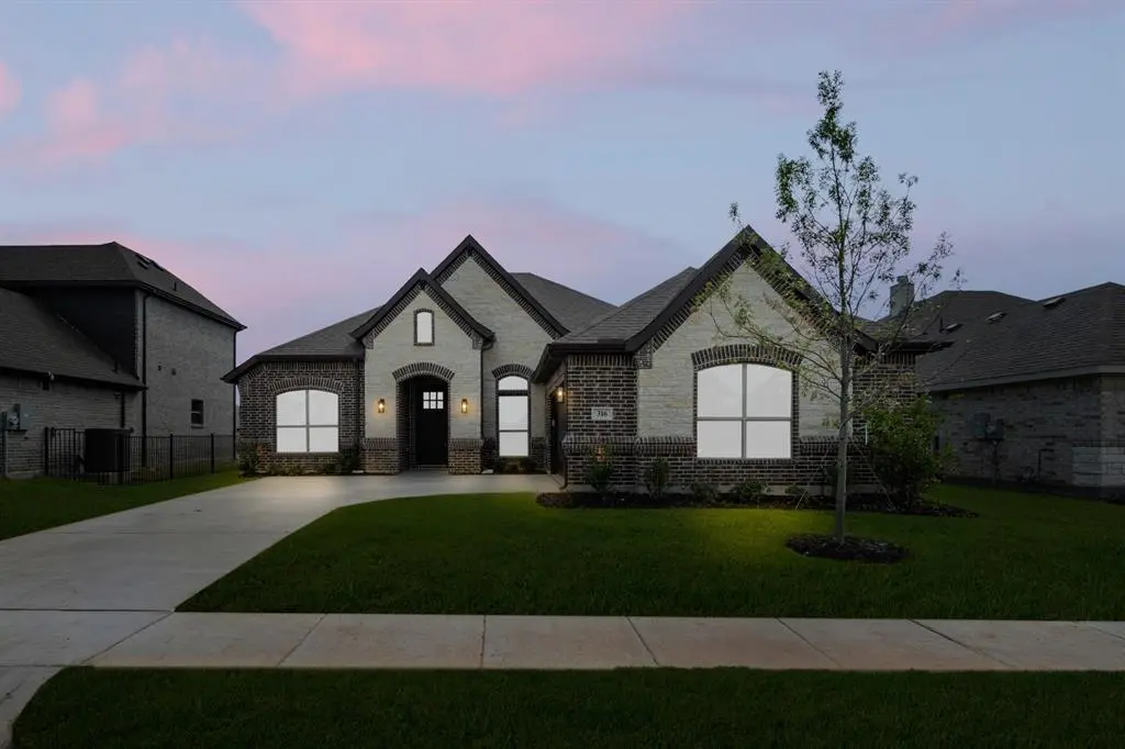 316 Bowrider Lane, Granbury, TX 76049