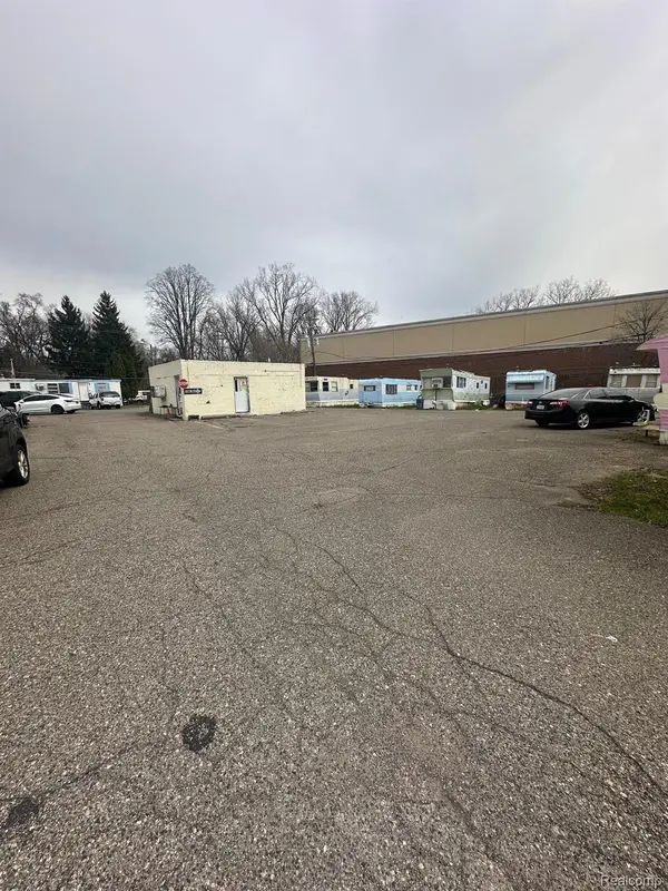 28730 GRAND RIVER AVE, Farmington Hills, MI 48336