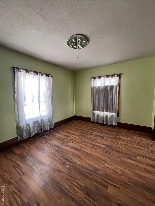 600 W Biddle ST, Jackson, MI 49203