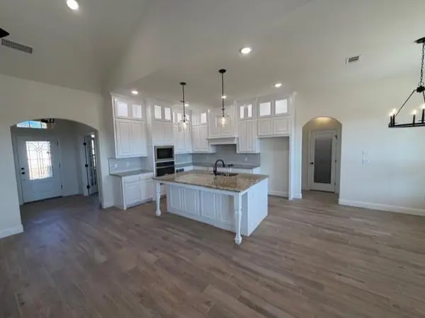 1025 Deer Island Court, Azle, TX 76020