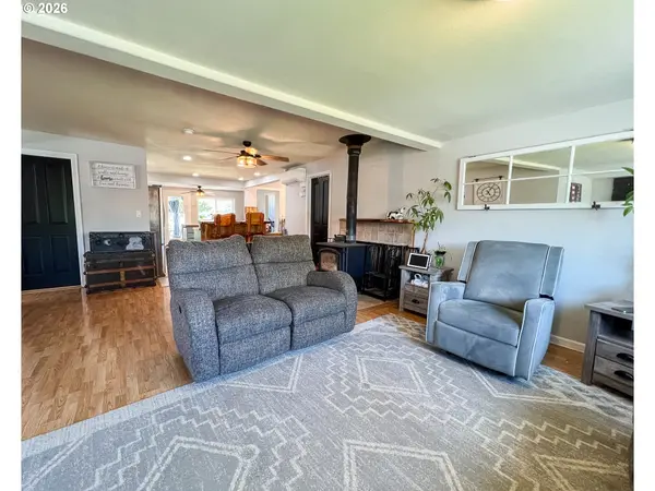 858 E MAIN ST, John Day, OR 97845