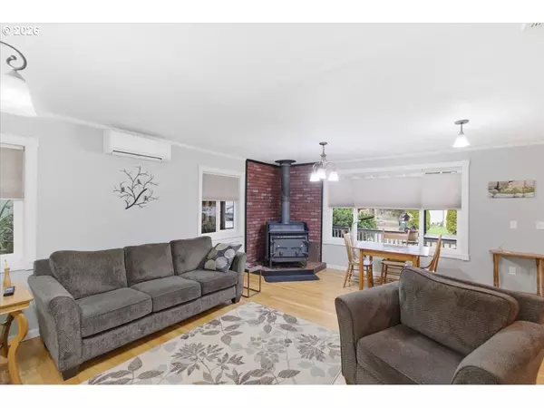 Sweet Home, OR 97386,1115 JUNIPER ST