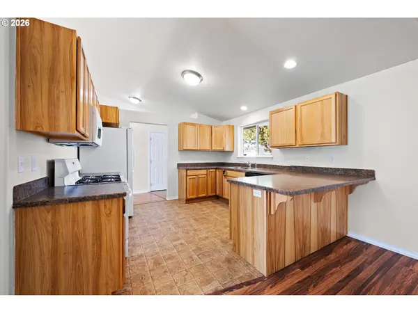 583 SE PONDEROSA DR, Madras, OR 97741