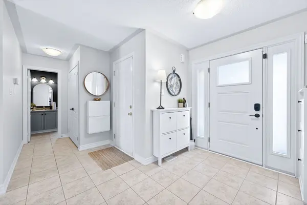 162 Metcalfe DR, Bradford West Gwillimbury, ON L3Z 0A1