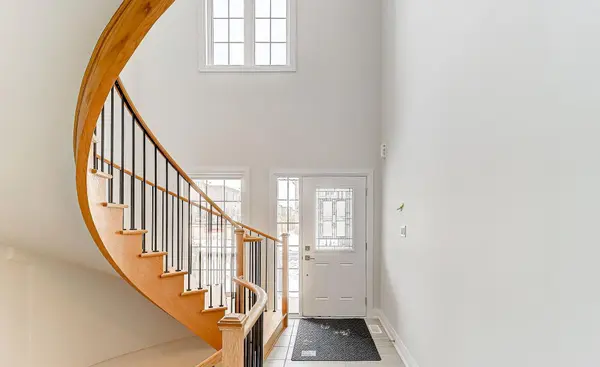 21 Seguin ST #MAIN, Richmond Hill, ON L4E 2X5