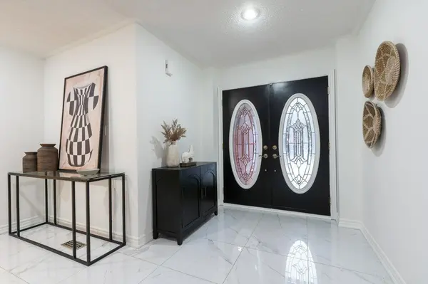 2957 Caradoc LN, Oakville, ON L6J 6V6