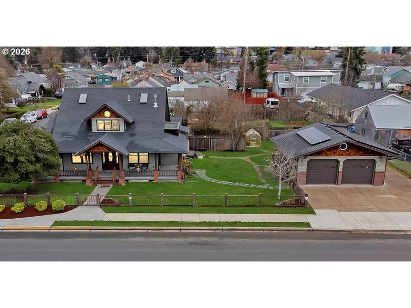 1306 S 4TH ST, Cottage Grove, OR 97424