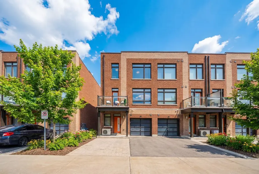 21 Hearne ST, Vaughan, ON L4L 0L9