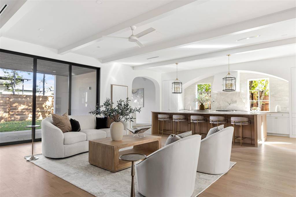 9826 Mixon Drive, Dallas, TX 75220