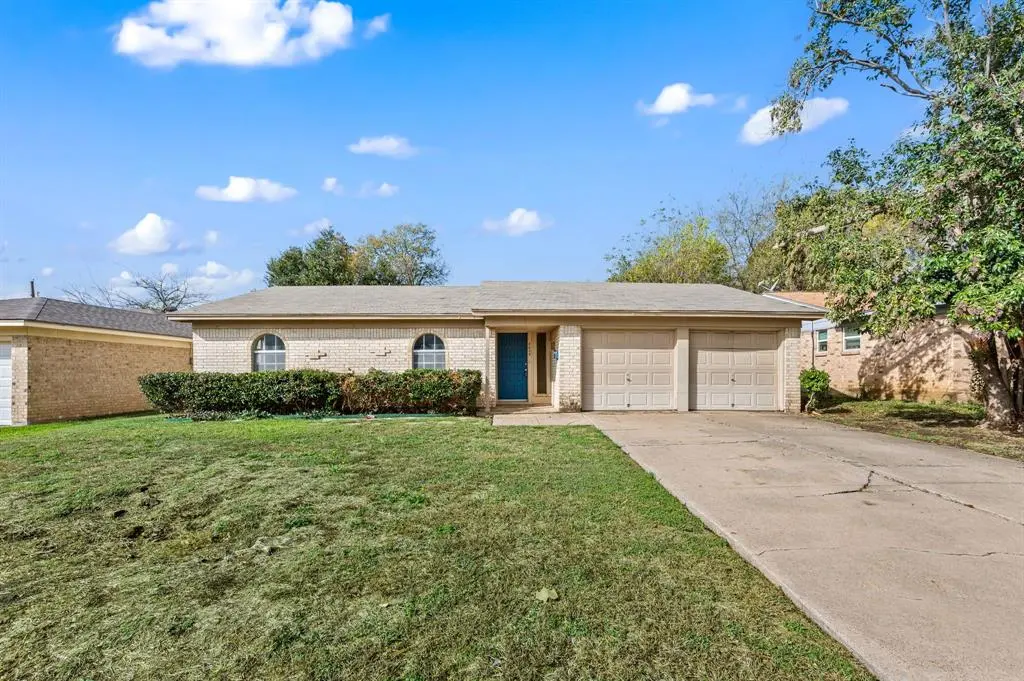 6624 Vega Drive, Fort Worth, TX 76133