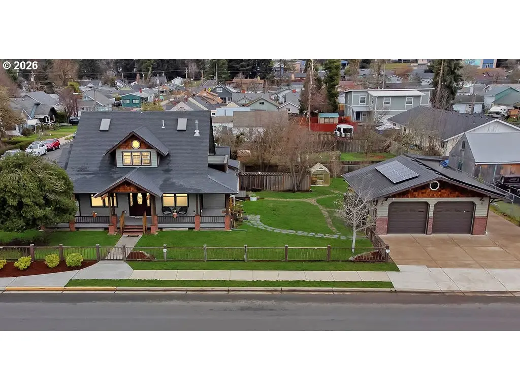 1306 S 4TH ST, Cottage Grove, OR 97424