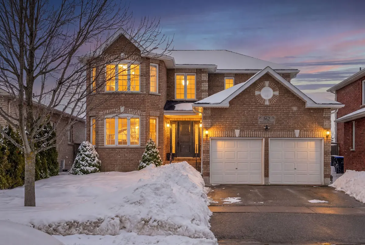 162 Metcalfe DR, Bradford West Gwillimbury, ON L3Z 0A1