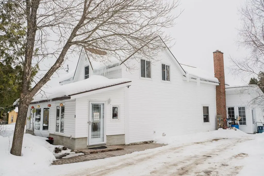 3 Main ST, Sundridge, ON P0A 1Z0