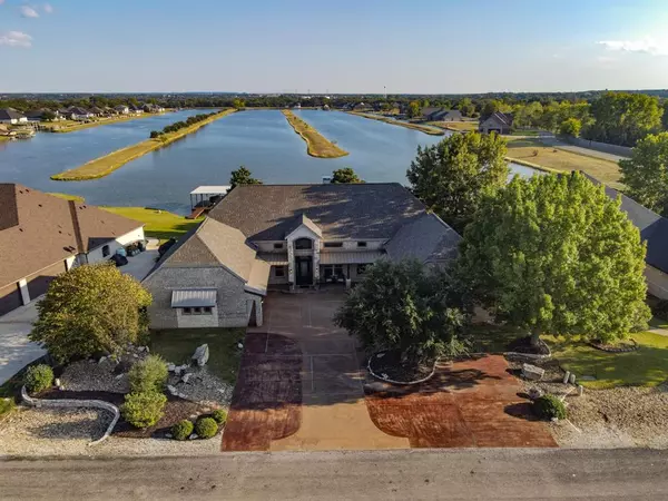3606 Upper Lake Circle, Granbury, TX 76049