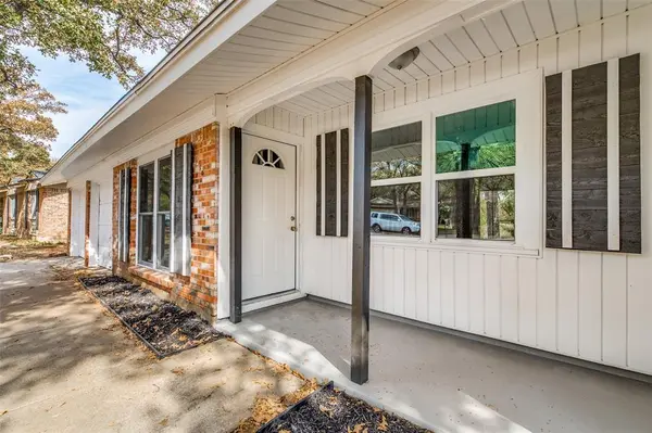 1236 King Drive, Bedford, TX 76022