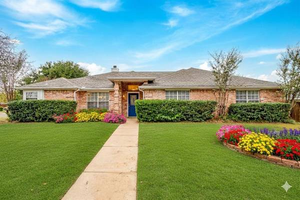 701 Stonebrooke Drive,  Burleson,  TX 76028