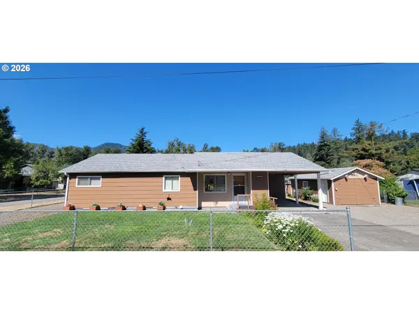 76376 RIVER RD, Oakridge, OR 97463