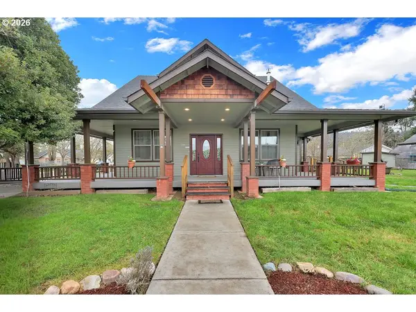 1306 S 4TH ST, Cottage Grove, OR 97424