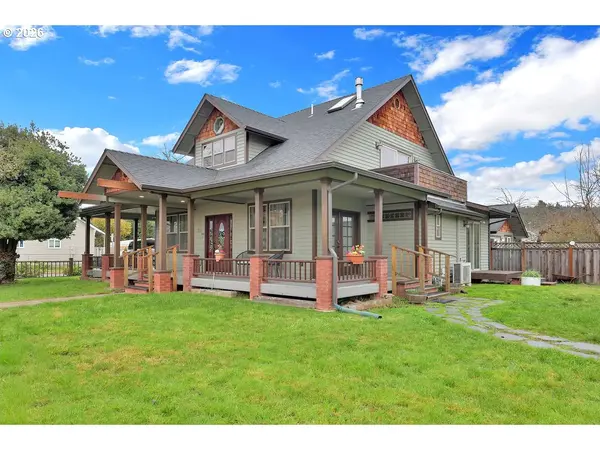 1306 S 4TH ST, Cottage Grove, OR 97424