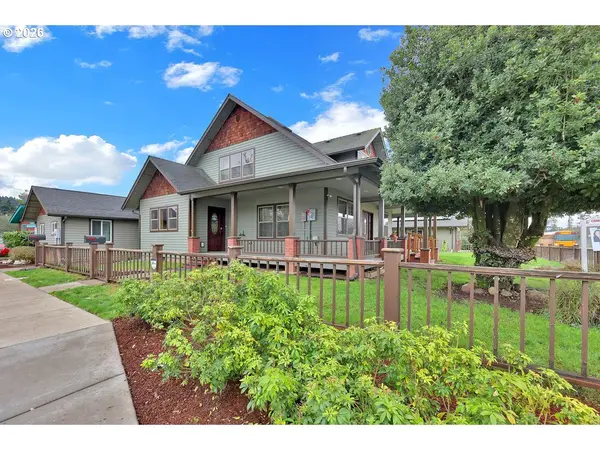 1306 S 4TH ST, Cottage Grove, OR 97424